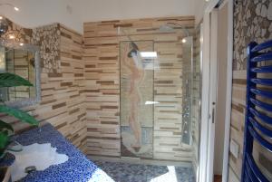 Bathing Mosaic Lady in The Shower